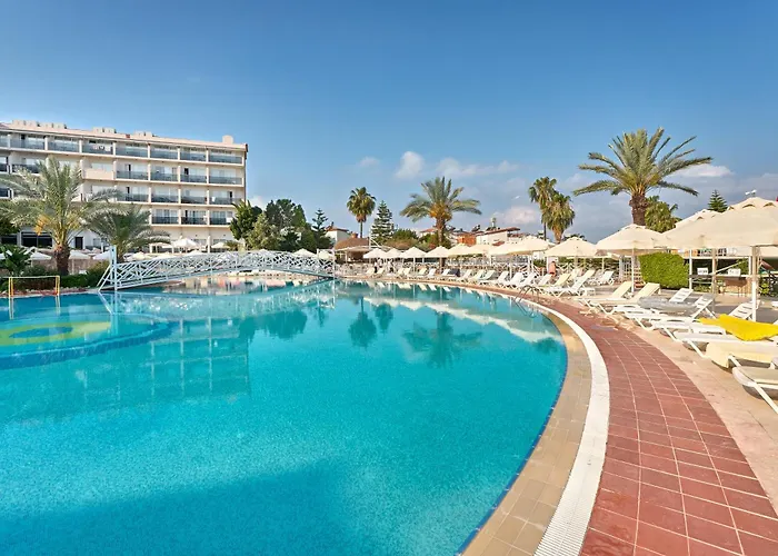 Seaden Corolla Hotel Side